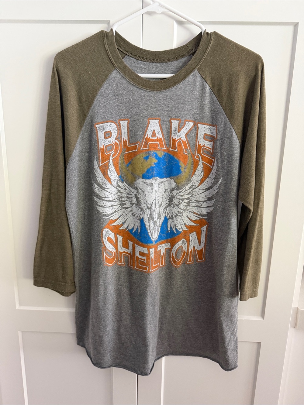 Blake Shelton Graphic Raglan Tee - Olive & Gray Size Medium